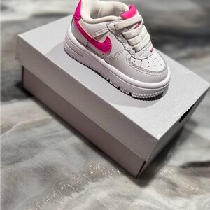 Nike Kids Sneakers - White and Pink